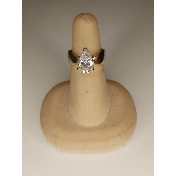 18K GE Gold Tone (Faded Band) Teardrop Rhinestone Ring Size 7 (2a1) - Picture 2 of 6